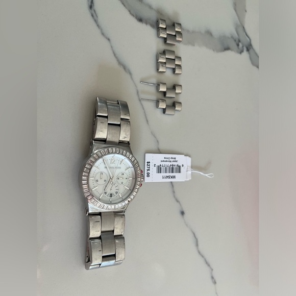 Michael Kors Stainless Steel Chronograph Ladies Watch MK5411 silver - Picture 3 of 6